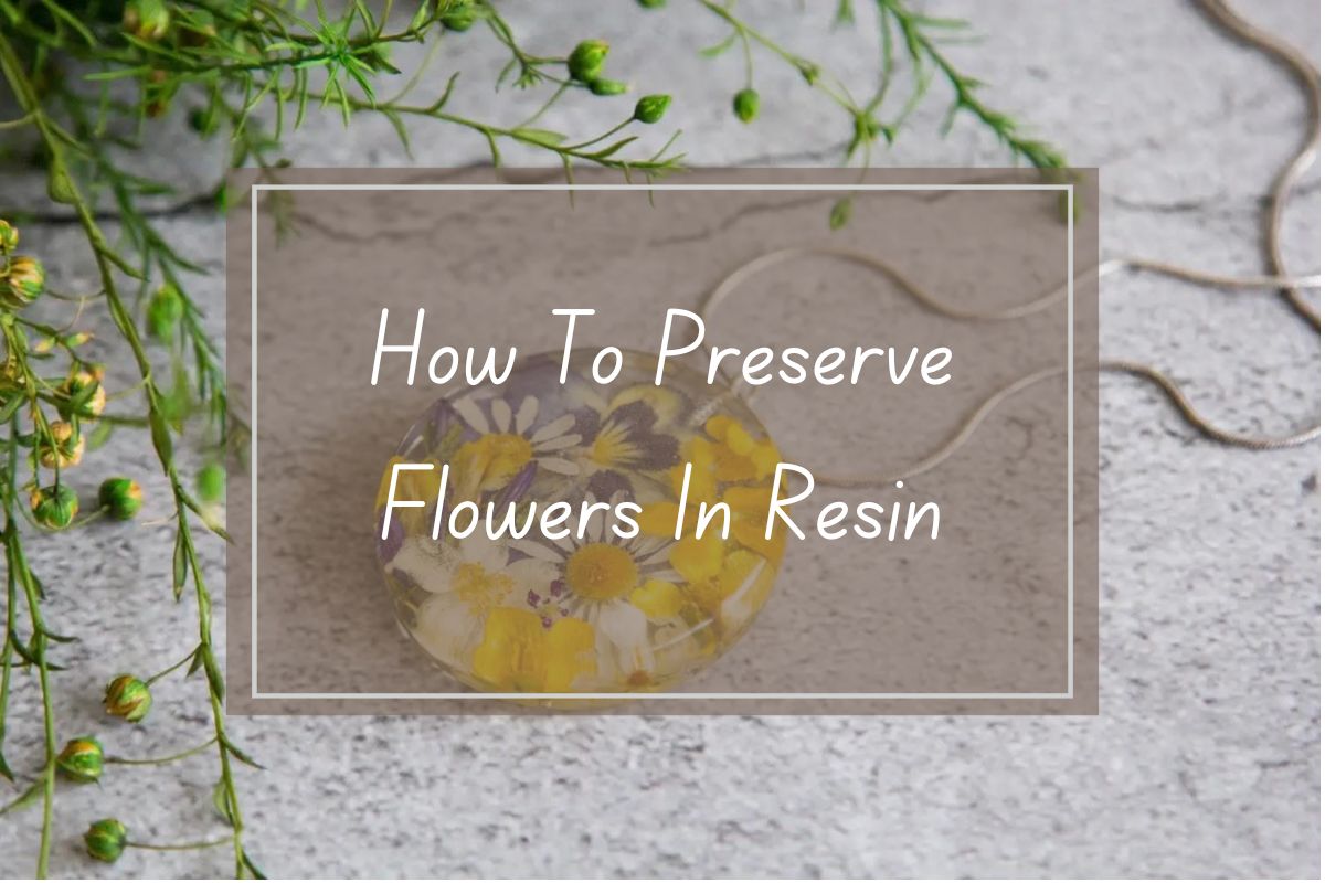 Round pendant with preserved flowers in resin,  how-to tutorial.